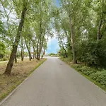 Chalet In Near Sandy Beaches
