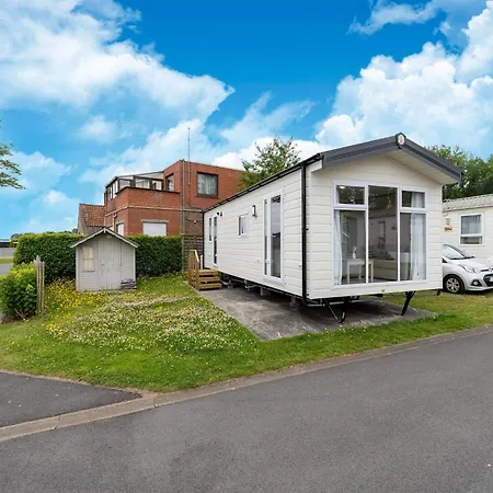 In Near Sandy Beaches Chalet De Haan