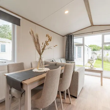 Chalet In Near Sandy Beaches De Haan