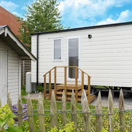 Chalet In Near Sandy Beaches De Haan