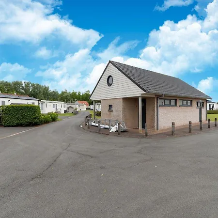 Chalet In Near Sandy Beaches *