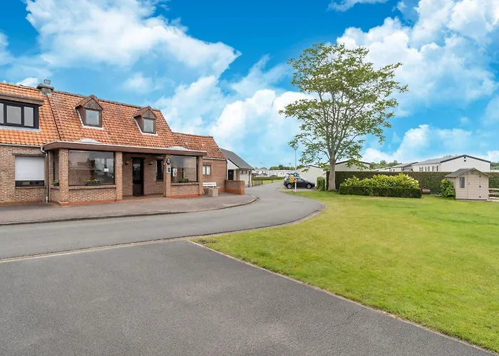 In Near Sandy Beaches Chalet De Haan