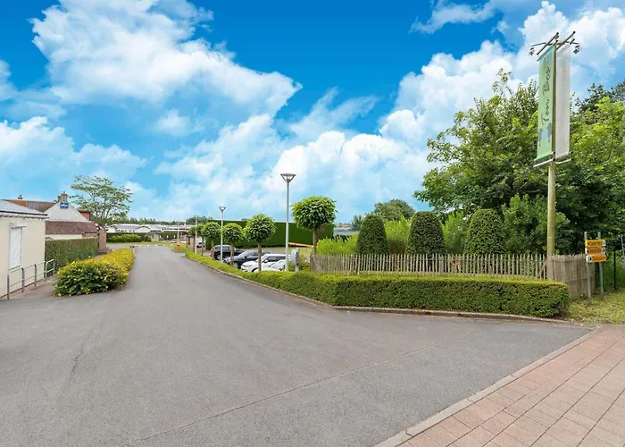 In Near Sandy Beaches Chalet