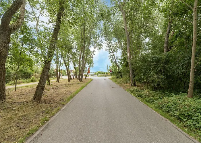 Chalet In Near Sandy Beaches